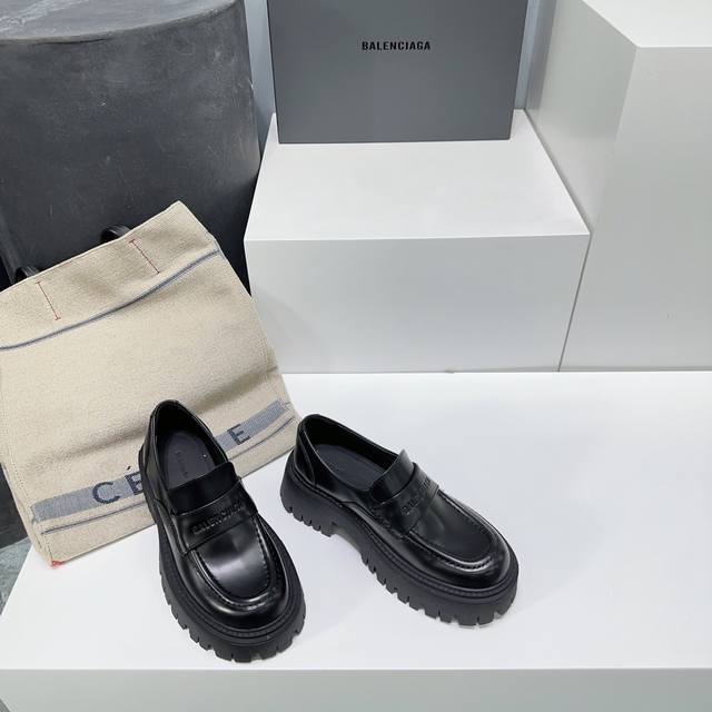 高品质出厂 Balenciaga 巴黎世家2024春夏新款tractor厚底大头乐福鞋 超好看百搭 高端定制 大头德比鞋乐福鞋单鞋 之前出的德比更新了乐富的基础