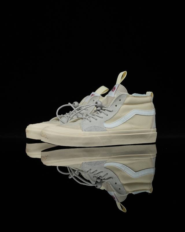 A.B.C X Vans Sk8-Hi Ext 范斯联名米白 设计外观时尚大气 货号 Vn000Bw6Ecr 尺码 35 36 3 37 38 3 39 40