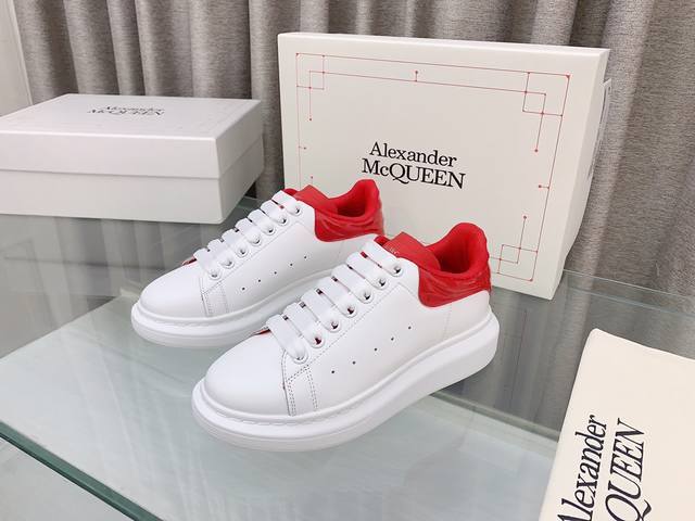 麦昆alexander Mcqueen 波浪纹尾 女 男p 为小白鞋疯狂打call 超过 种版面 做市场最顶级的质量 麦昆alexander Mcqueen 经