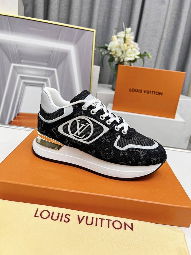 2024 Louis Vuitton 路易威登，冬季新款运动鞋火爆上市双色皮革升级品牌经典 Run Away 运动鞋，相比以前的更加轻便，原版楦型设计上脚舒适度