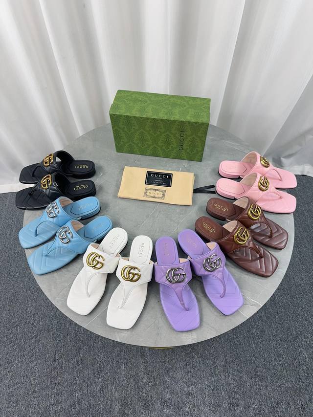 冲量价 Gucci 古琦 2024春夏新款 顶级版本原版一致 专柜主打最新款 电绣拖鞋 硬货上新 代购级别 高级感十足 国内外博主刷爆的一款，复古又时髦 上脚美