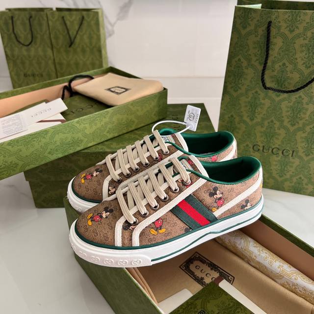 Arrival Gucci Tennis 1977 经典系列帆布鞋 级顶版本； G+1977×Disney 合系作款列 面料：定制gg布电绣 5D打印米奇面料