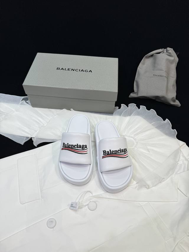 Balenciaga I Ssnew Balenciaga 巴黎世家 新款 厚底 拖鞋 可乐剌绣拖鞋 一如既往的时尚 时装博主与欧美明星大爱款 春夏必备款 时尚