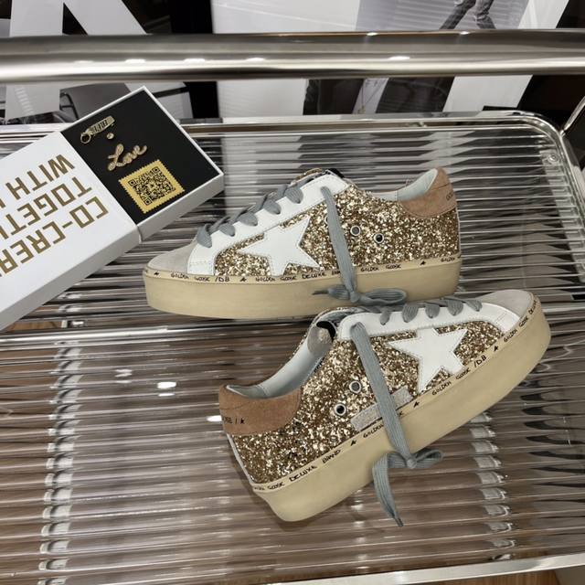 Golden Goose Hi Star厚底小脏鞋升级 升级 绝对 顶级大厂品质 增高 5Cm 鞋垫脚感几乎踩感觉 鞋口牛皮里和羊京后跟藏了厚厚海绵完全解决了磨