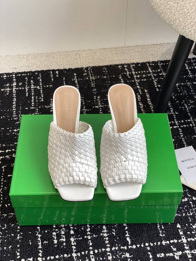 代购级 Bottega Veneta 24Ss 夏季新款手工编织 Bv Knot系列金属跟拖鞋高跟单品 这款方头拖鞋简直bv最新天花板啦 金属麻花跟 为了稳固耐