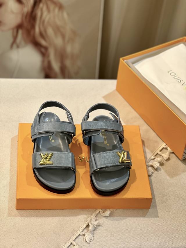 驴家系列 2024最新款-- Louis Vuitton 路易威登 最新时尚休闲半拖鞋 代购级当季最新潮品 众多博主纷纷种草，入购原版开模定制，鞋面采用牛仔lv