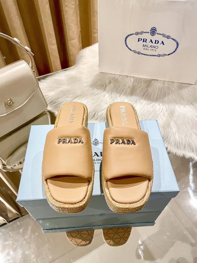 橙子出厂价 Prada 普拉达 2024初夏新款 编织方头厚底拖鞋 草编松糕底凉鞋 码数：35-41