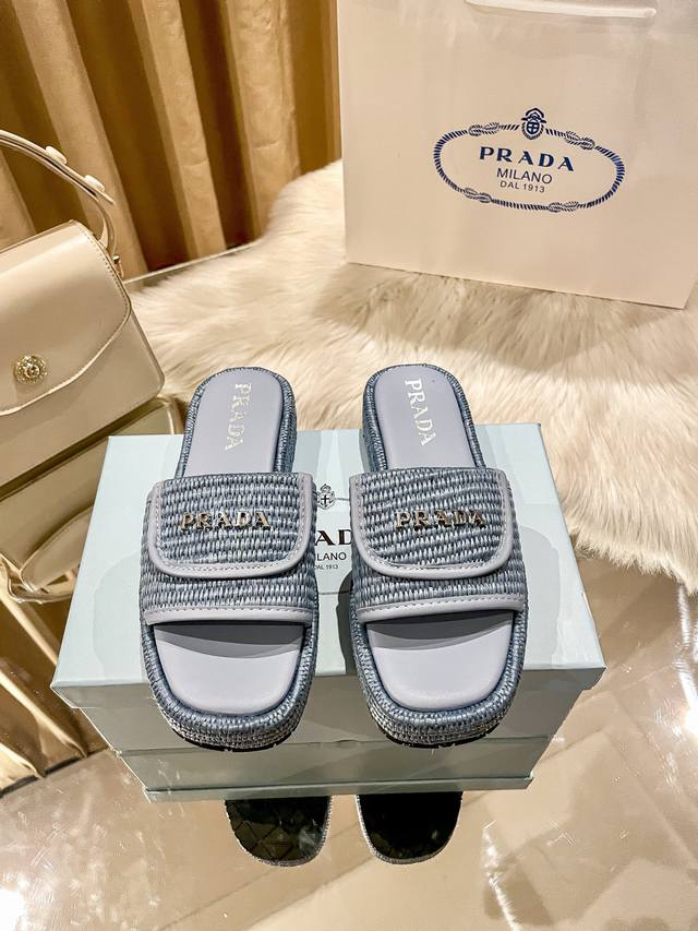 橙子出厂价 Prada 普拉达 2024初夏新款 编织方头厚底拖鞋 草编松糕底凉鞋 码数：35-41