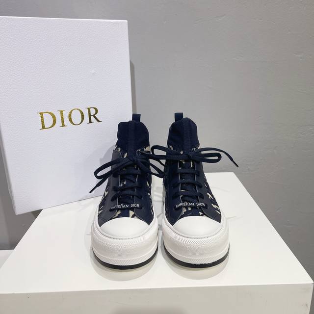 冲量价: Dior 2023新色 进口机器飞织的字母非常清晰！ 跟原版的纹路一模一样！ 码数：35-40