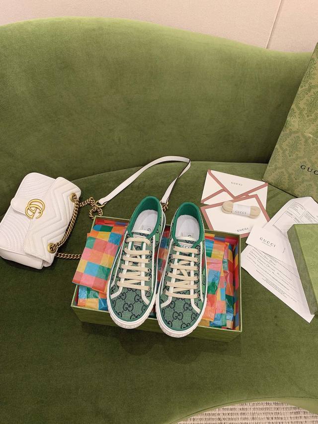 出厂价 Gucci* Tennis1977帆布鞋，.顶级代购级别！ 原版定制进口帆布面料 进口罗缎内里、滚边 原版开模gg图案tpu大底 女码35-40 男码3