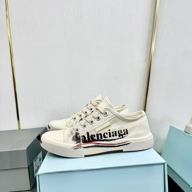 女 ，男 情侣款 Balenciaga 巴黎世家半拖做旧休闲鞋板鞋！ 23春夏新色最新paris情侣款鞋复古小脏鞋~~最爱的一款休闲鞋，复古做旧风格，全新par