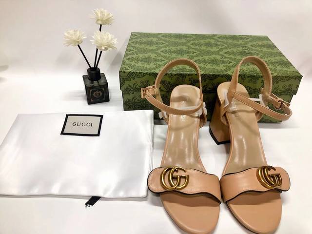 Gucci 古驰 夏季新款 双g扣粗跟凉鞋 跟高：5Cm、7Cm 码数：34-42