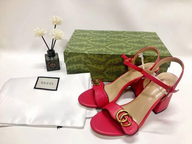 Gucci 古驰 夏季新款 双g扣粗跟凉鞋 跟高：5Cm、7Cm 码数：34-42