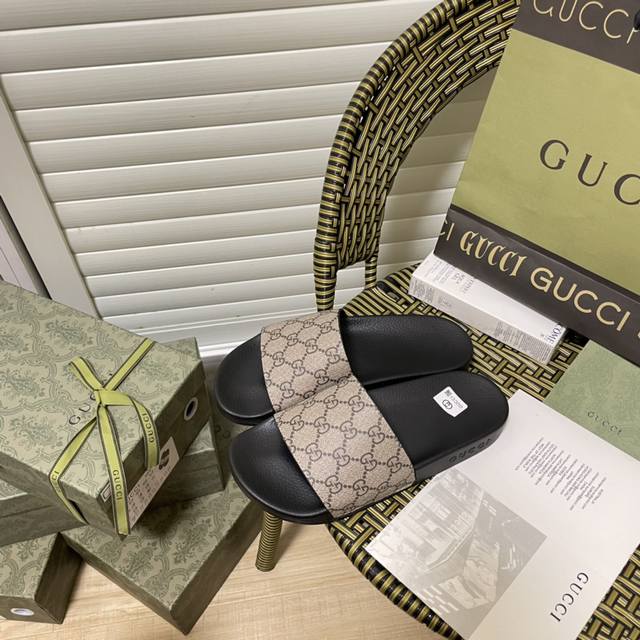 Gucci 古驰夏季限定 沙滩拖鞋 平底拖鞋 情侣款 码数：35-45