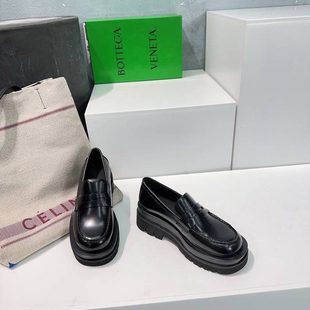 高品质出厂 ！Bottega Veneta 葆蝶家 Bv24春夏新款松糕厚底圆头玛丽珍bv乐福鞋！简约风格！ 经典带来新的诠释原版开发 1:1复制 经典之作 可