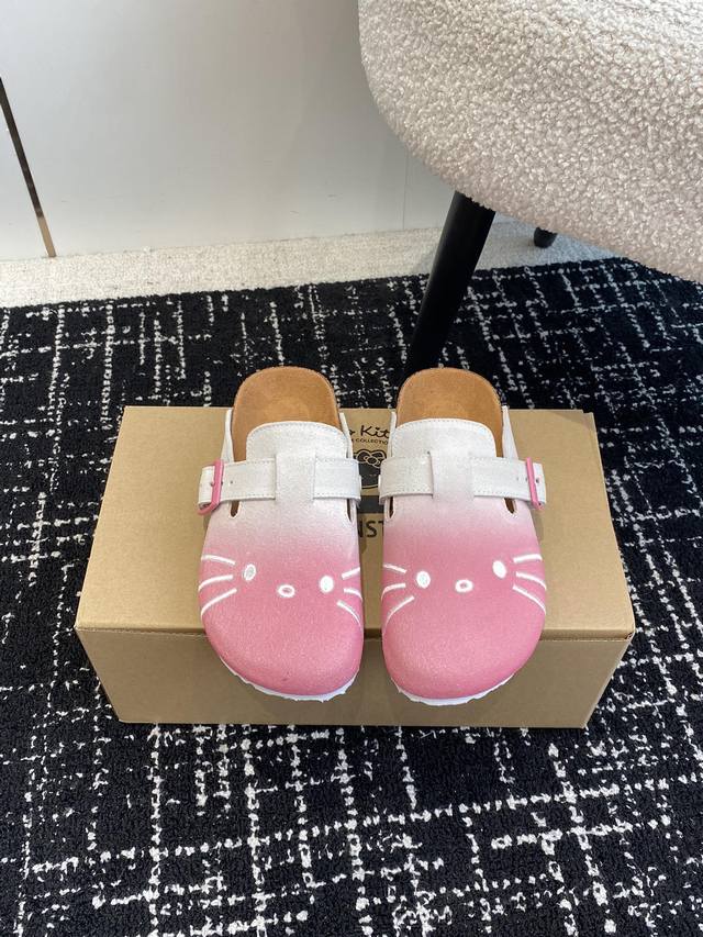 代购级 Birkenstock X Hello Kitty 联名博肯 真软木潮流时尚休闲拖鞋 人体工程学设计符合脚形的脚床，软木材质穿着超级轻便舒适，楦形线条优