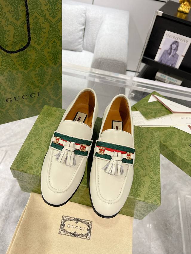 Gucci 马衔扣织带流苏乐福鞋高端版推荐 最美单鞋 上脚秒变小仙女♀各种场合轻松驾驭，意大利真皮大底，牛皮面码数:35-40