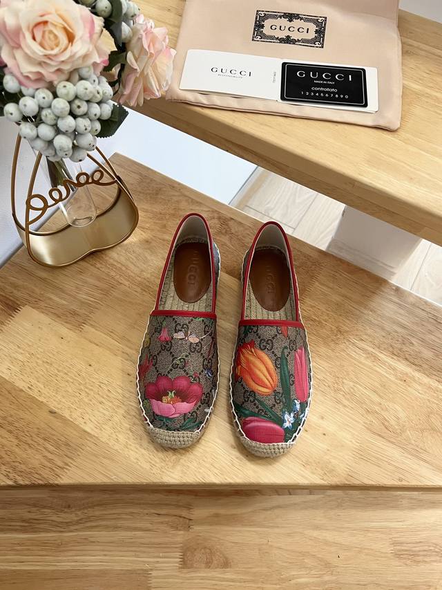 新品 Gucci 23Ss 早秋 女士gg印花图案装饰园头古奇草编新款渔夫鞋 经典乌木色gg Supreme帆布鞋面，官网同步， 永不过时，超级舒适， 四季都可