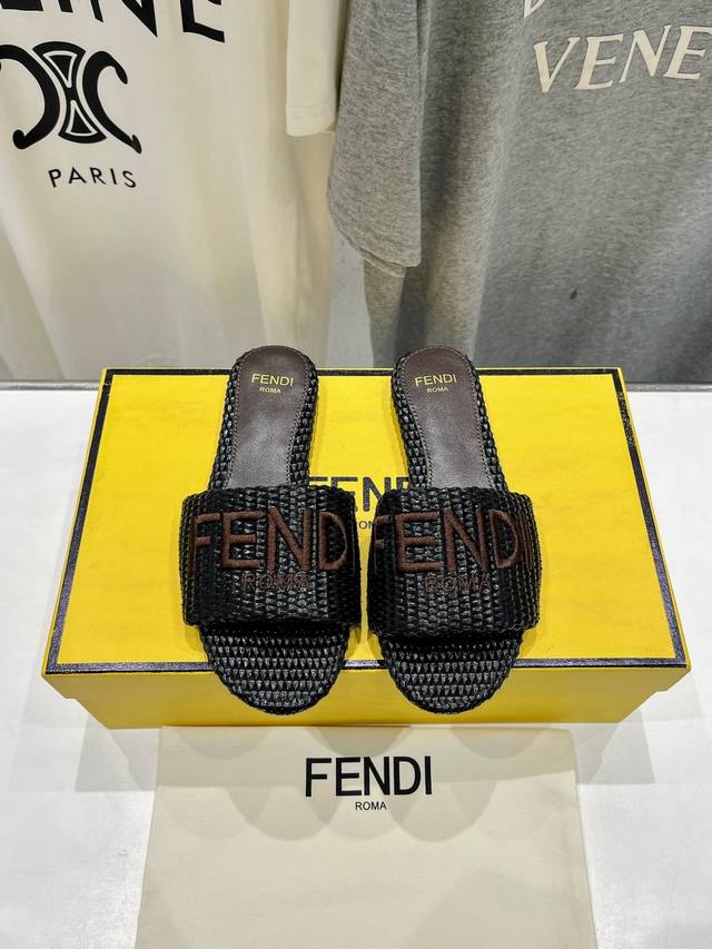 高版本出厂 Fendi*芬迪24Ss新款 Ff编织面平底休闲拖鞋凉鞋 Zp购入对比定制，经典编织面设计，搭配ff Baguette装饰性搭扣，绚丽多姿的色彩，以