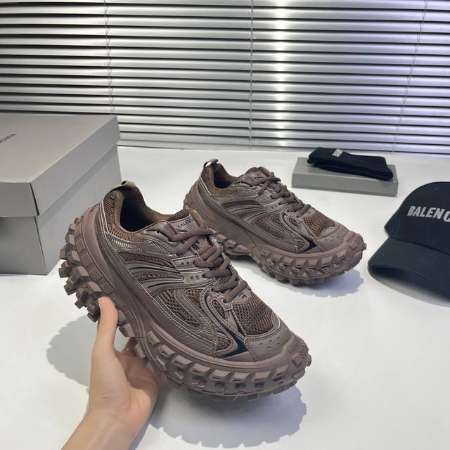 冲量价: Balenciaga Defender巴黎世家轮胎老爹鞋情侣款 东莞原厂原原楦原纸版开发版型 原版一致配件防尘袋及附送鞋带 1:1比例克重 全掌pu乳