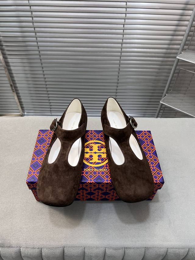 Tory Burch 托里伯奇新款玛丽珍单鞋 平底单鞋 牛反绒面 羊皮内里 垫脚。 码数：35-40 40定