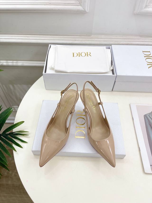 Dior 迪奥 24 2024早春新品 顶级版本 专柜主打新款 珍珠跟尖头后空高跟鞋 硬货上新 代购级别！高级感十足！国内外博主刷爆的一款，复古又时髦 上脚美炸