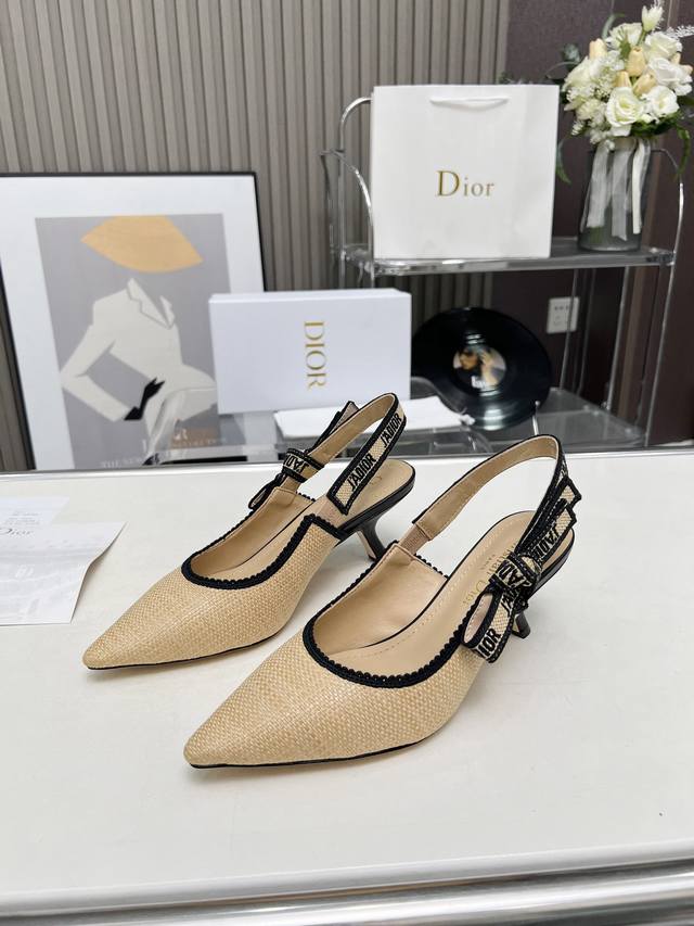 橡胶底 真皮底30 迪奥 Dior 刺绣高跟鞋 刺绣图案 字母logo织带凉鞋款 2024春夏最新提花刺绣图案凉鞋款. 原版购入. 特订材料. 一比一零差距复刻