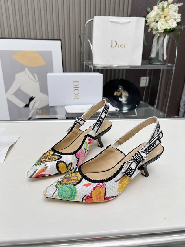 橡胶底 真皮底30 迪奥 Dior 刺绣高跟鞋 刺绣图案 字母logo织带凉鞋款 2024春夏最新提花刺绣图案凉鞋款. 原版购入. 特订材料. 一比一零差距复刻