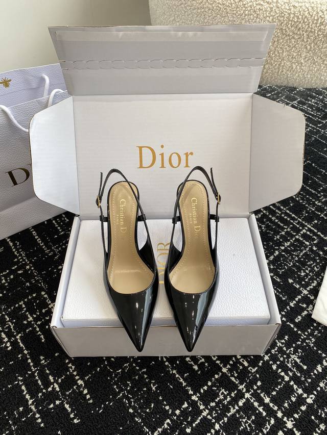 代购级 官网同步盒包装 Dior 迪奥 2024春夏走秀新款tribales系列女鞋 Cd明星同款时尚尖头珍珠字母logo五金扣高跟单鞋 市面顶级高端版本 材质