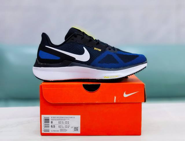 耐克nike Air Zoom Structure 登月 25代 网面透气跑鞋 采用透气网眼鞋面搭配外翻式鞋口，为脚跟区域营造出色舒适度，而在鞋底部分，搭载全掌