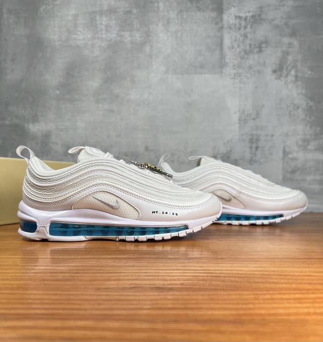 莞产纯原 重磅好货推荐 Nike Air Max 97 子弹系列气垫跑步鞋 情侣款 子弹头气垫 简约搭配 巧妙的运用了air Max97的鞋面条纹设计 全掌大容