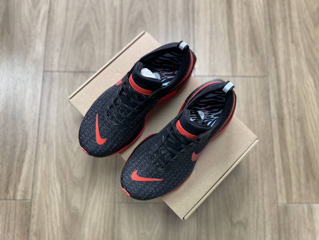 情侣款，运动鞋码！ Nike Zoom × Invincible Run Flyknit3 减震防滑耐磨低帮跑步鞋！简约大方的造型设计，给人以随性休闲的时尚格调