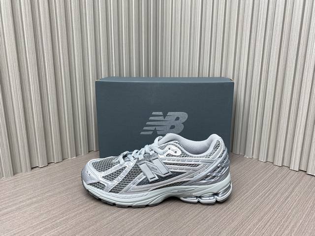 液态银 36～45 New Balance 1906R 潮流复古休闲跑步鞋 液态银 银灰色 货号m1906Reh 尺码：36、37、37.5、38、38.5、3