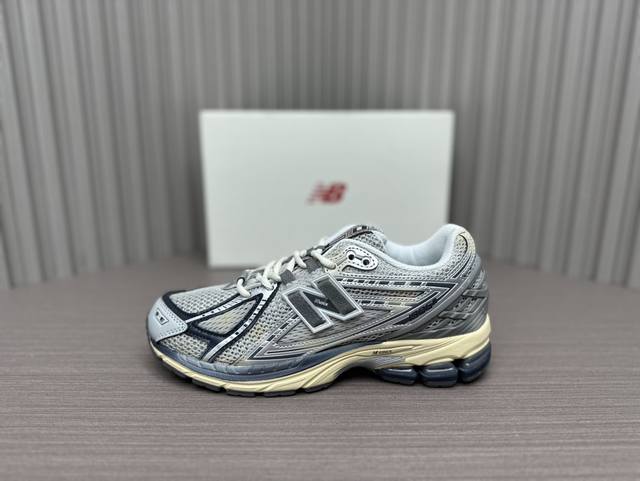 白银色 36～45 New Balance 1906R 潮流复古休闲跑步鞋 白银 货号m1906Ra 尺码：36、37、37.5、38、38.5、39.5、40