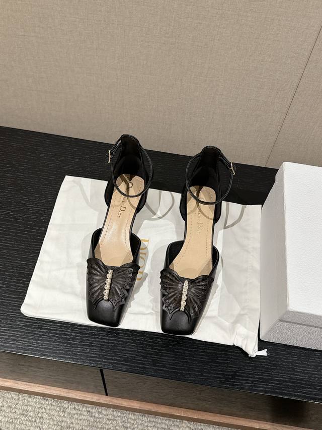 顶级品质 Dior 经典廷续 Slingback #2024新色# 蝴蝶花朵凉鞋 精工刺绣鞋面+烫钻工艺，精致绝伦， 每一双放佛都是艺术品，集高贵优雅于一体！