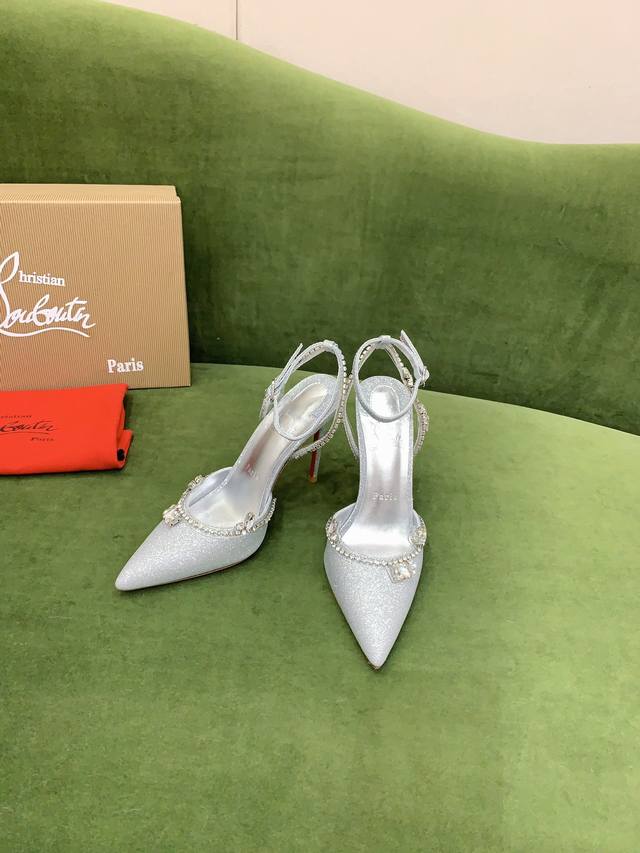 出厂价 Christian Loubouti* 新款水钻闪面红底高跟鞋 纯手工缝制超闪水晶宝石 闪耀夺目 富贵迷人 交织出童话般的梦境 鞋面原版格利特闪面 内里