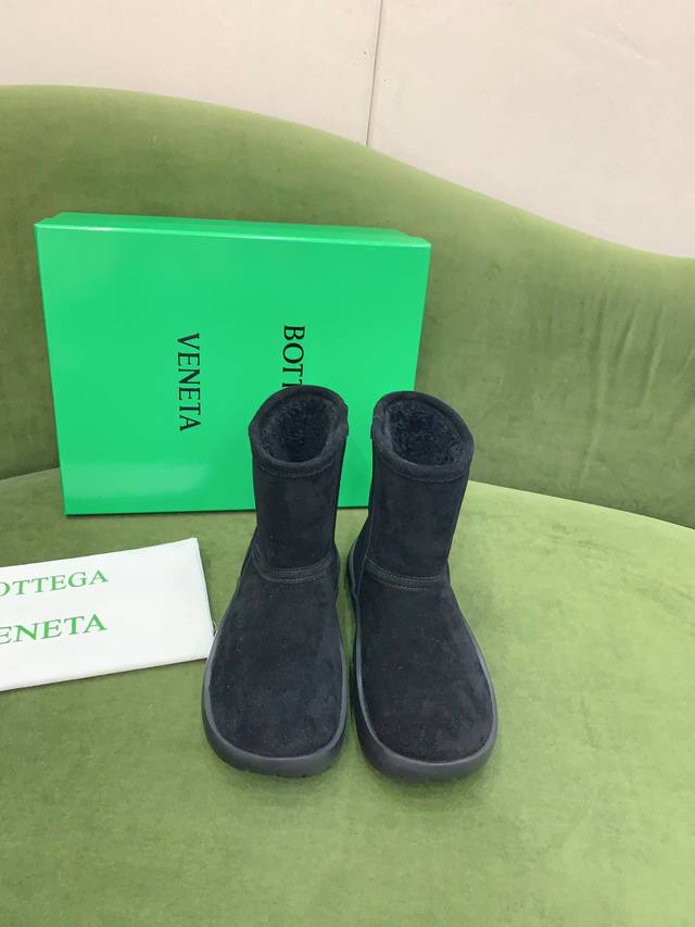 出厂价 Bottega Venet*新款雪地靴 舒适保暖 一双过冬 脚感超赞 鞋面牛反绒 内里垫脚进口羊毛 原版开模大底 尺码35-39