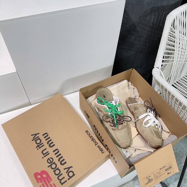 高品质出厂网面 ！顶级品质情侣款！Miumiu X New Balance 联名款nb运动鞋包头半拖款休闲鞋！ Miu24Ss秀场爆出的这双与new Balan