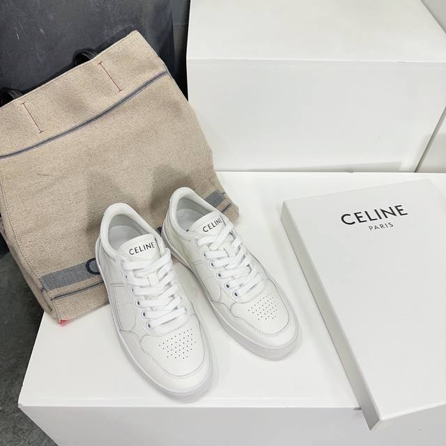 高品质出厂 ！情侣款celine 赛琳 24春夏秀场主推新款 Ct-10系列小白鞋滑板鞋休闲运动鞋！ 顶级版本原版购入开发做货 此款赛琳小白鞋充满街头感，拼色设