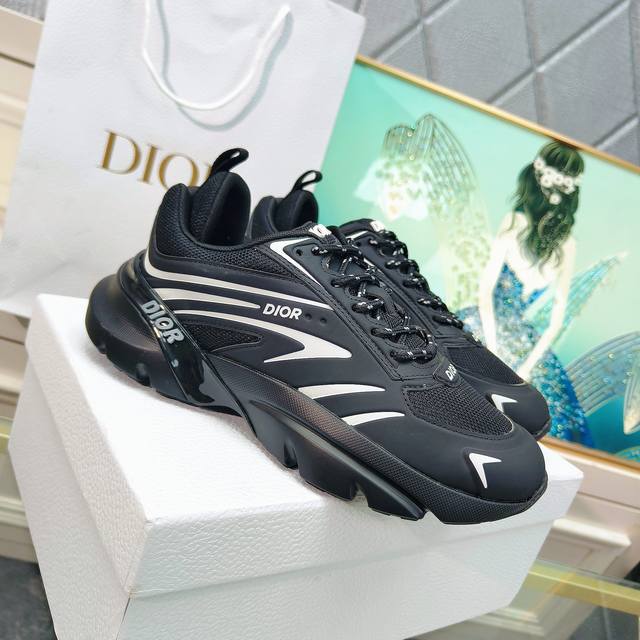 出厂价 Fall2024迪奥dior B32全新shoes来袭。真的太好看啦！ 做工精细网面空压 透气美美哒。 独家开模。原版一比一复刻。无可挑剔 原版开模大底