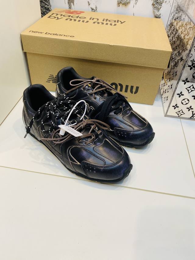 皮款 男码+10 Size: 35-44 情侣款 Miumiu X New Balance 联名款nb运动鞋女 Miu Miu 缪缪大秀上爆出的这双与new B