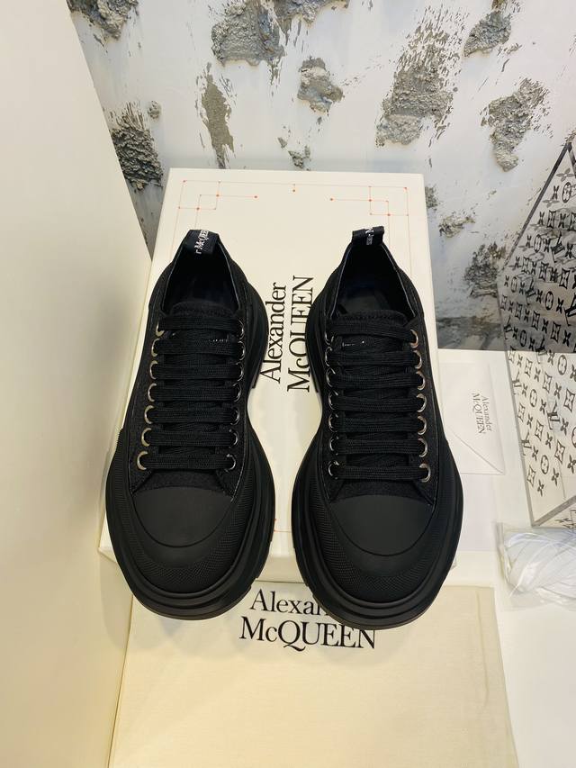 顶级版本：女款 男款320 Alexander Mcqueen 亚历山大 麦昆 Tread Slick系列 厚底 系带 帆布鞋 情侣款 休闲 运动鞋 原版购入开