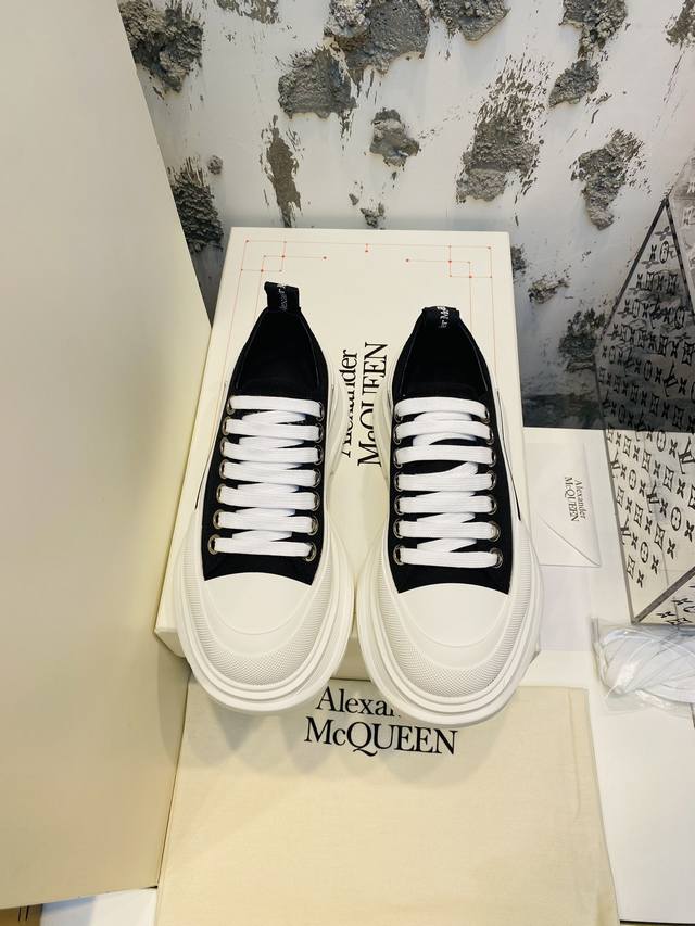 顶级版本：女款 男款320 Alexander Mcqueen 亚历山大 麦昆 Tread Slick系列 厚底 系带 帆布鞋 情侣款 休闲 运动鞋 原版购入开