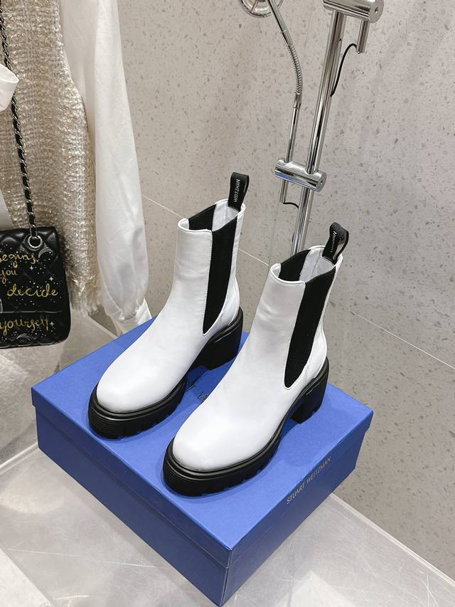 STUART WEITZMAN 2024秋冬新款切尔西女靴 SW圆头骑士机车弹力女短靴 材质细节 面料采用进口牛皮+水染羊皮内里+原版开模轻质大底 跟高