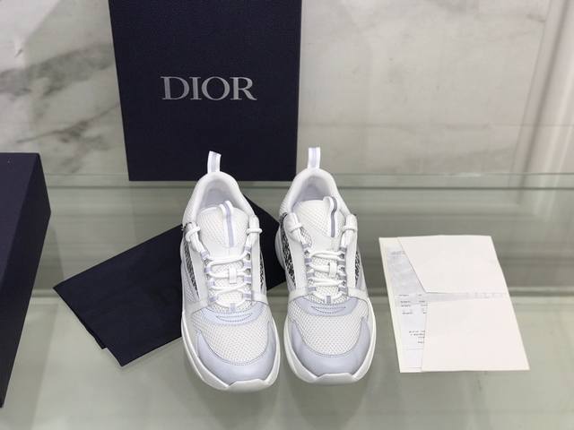 情侣款、Dior 迪奥 官网最新发布1:1刻复鞋身采用透气布羊京皮面拼接，羊皮鞋垫 ，完美造型顶级品质TR发泡大底超轻耐磨， Size：女35-40男39-46