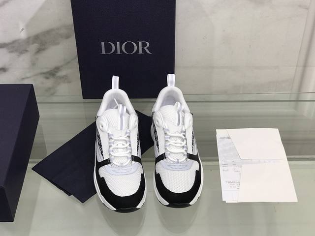 情侣款、Dior 迪奥 官网最新发布1:1刻复鞋身采用透气布羊京皮面拼接，羊皮鞋垫 ，完美造型顶级品质TR发泡大底超轻耐磨， Size：女35-40男39-46