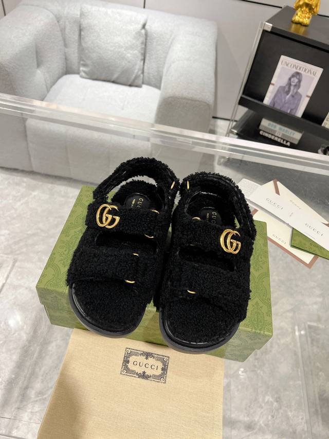 Gucci 女士双G羔毛凉鞋、拉腿增高神器 yp一比一还原，所有细节 材质 舒适度 全部跟原版一样了 复刻度98%。米色美利奴羊毛 橡胶底 码数：35-42 4