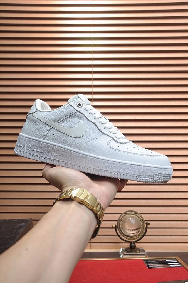 Nike Air Force 1 加毛里 情侣款 空军一号 高帮低帮全系列运动板鞋， 原厂特供NAPPA皮料加持，越南原大装底数据，工整有序视觉效果满分，新版鞋