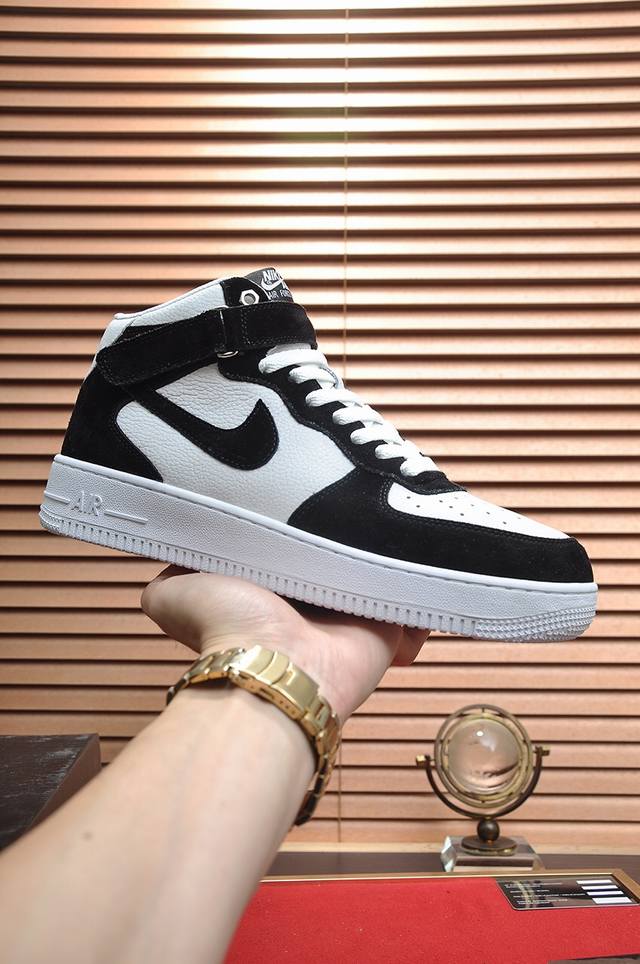 Nike Air Force 1 加毛里 情侣款 空军一号 高帮低帮全系列运动板鞋， 原厂特供NAPPA皮料加持，越南原大装底数据，工整有序视觉效果满分，新版鞋