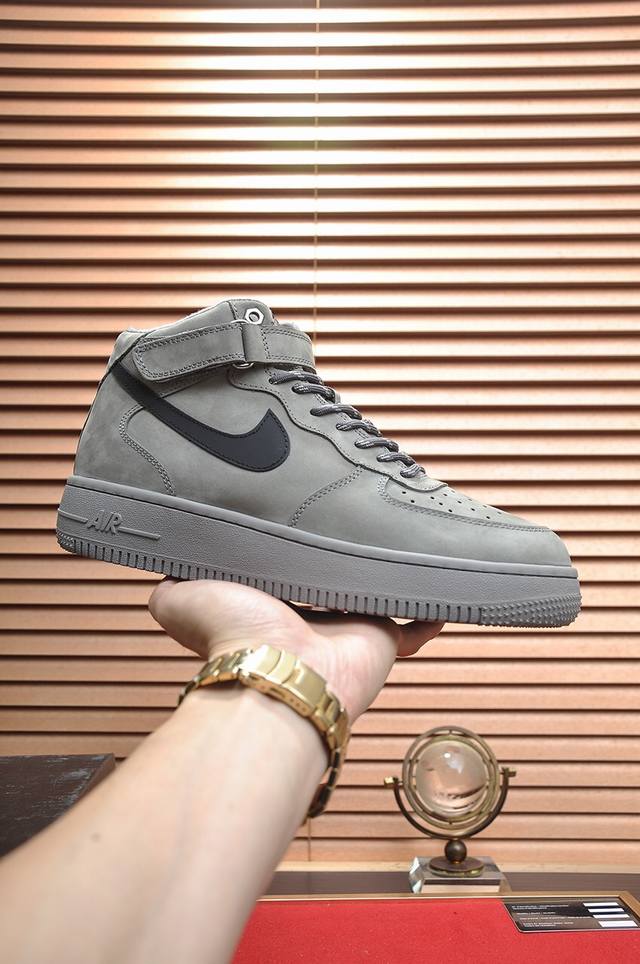 Nike Air Force 1 加毛里 情侣款 空军一号 高帮低帮全系列运动板鞋， 原厂特供NAPPA皮料加持，越南原大装底数据，工整有序视觉效果满分，新版鞋